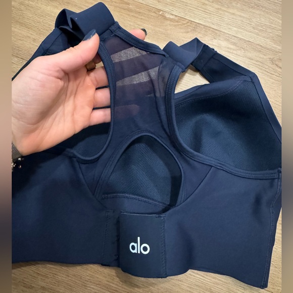 Alo Yoga Airlift Empower Bra - Picture 7 of 7
